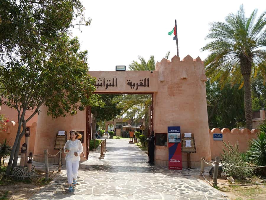Dubai & Abu Dhabi: 2-Day Tour with Desert Safari - Day two: old Dubai before the desert