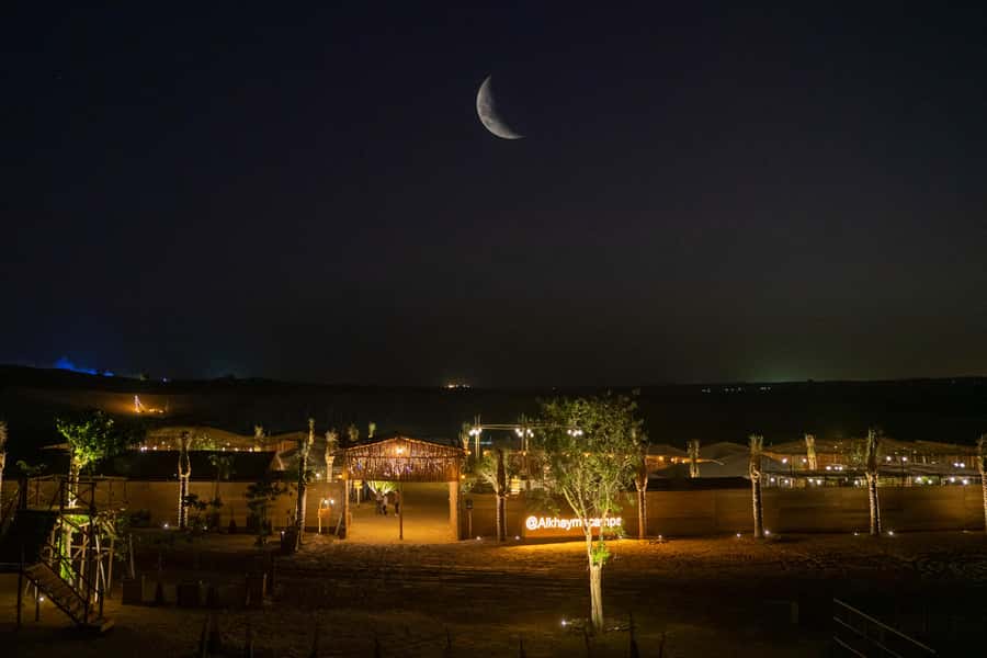 Dubai: Al Khayma Camp Experience with BBQ Dinner - Camels, falcons, and the short desert ride