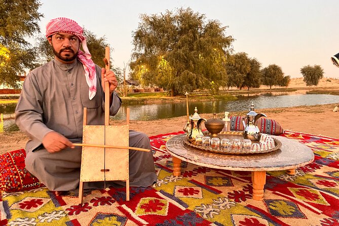 Dubai: Al Marmoom Oasis Vintage Safari: Camels, Stargazing & Meal - A large Emirati dinner with Bedouin entertainment