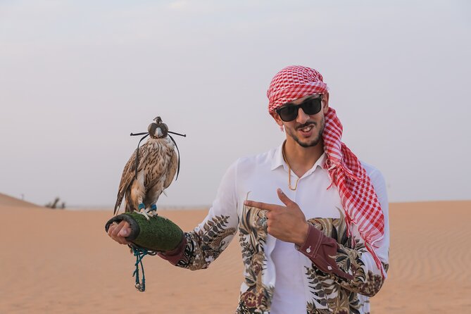 Dubai: Al Marmoom Oasis Vintage Safari: Camels, Stargazing & Meal - The guide can make or break the outing