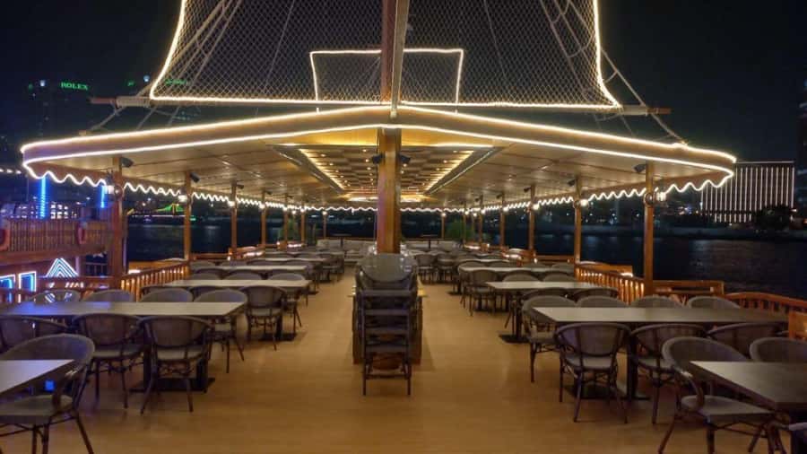 Dubai: Al Seef Largest Dhow Dinner Cruise with Live Show - Who will enjoy this dhow dinner?