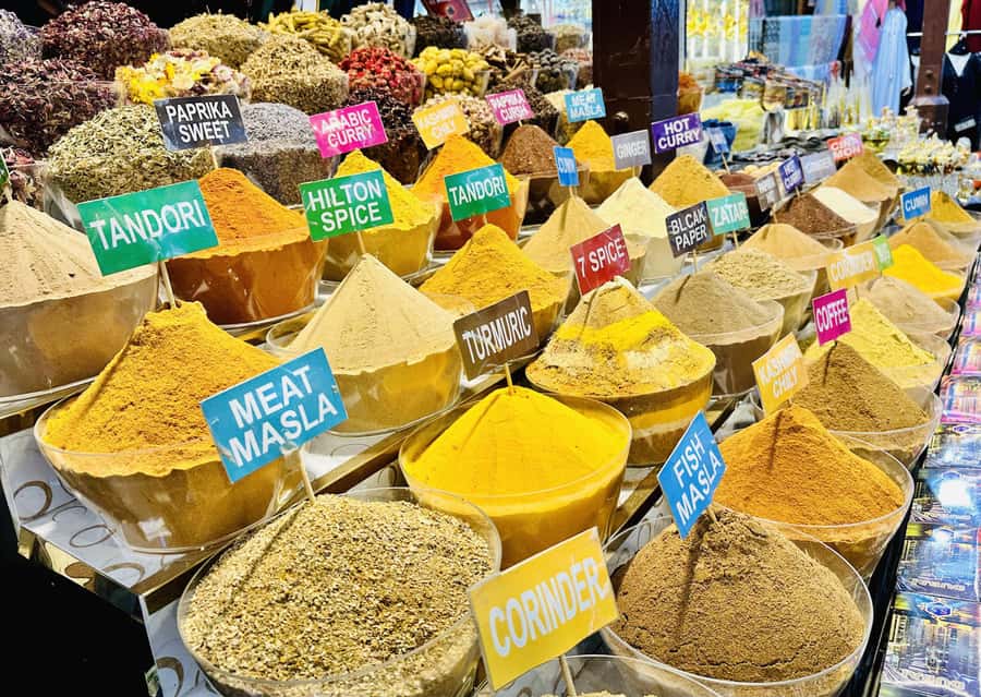 Dubai: Authentic Old Town, Souks, Tastings & Abra Boat Tour - Why Old Dubai makes a better first walk than another mall
