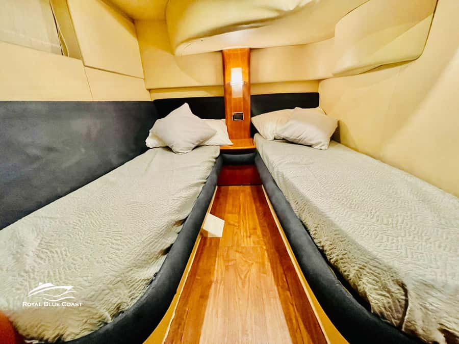 Dubai: Azimut 42 Feet Private Luxury Yacht Cruise - Swimming, sunbathing, and time on deck