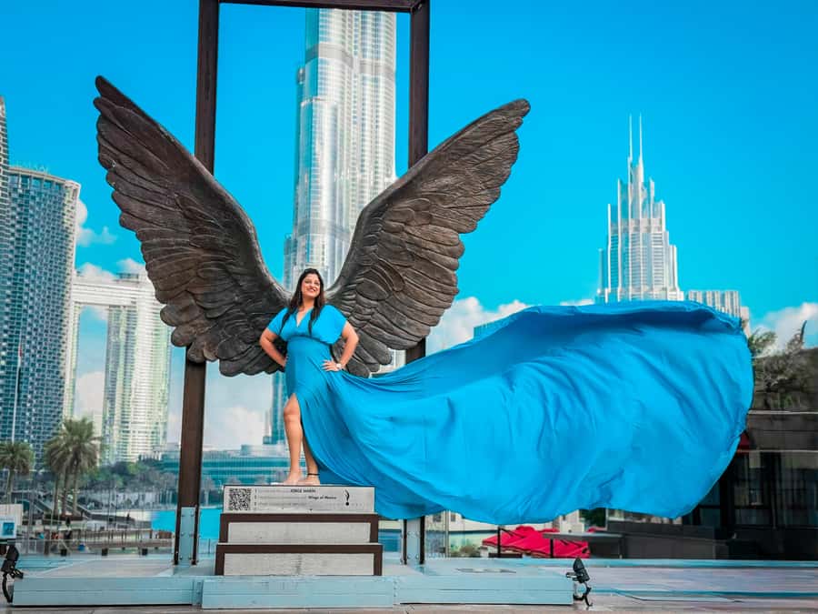Dubai: Burj Khalifa Flying Dress Videography Shoot - A flying dress with Dubai’s biggest backdrop
