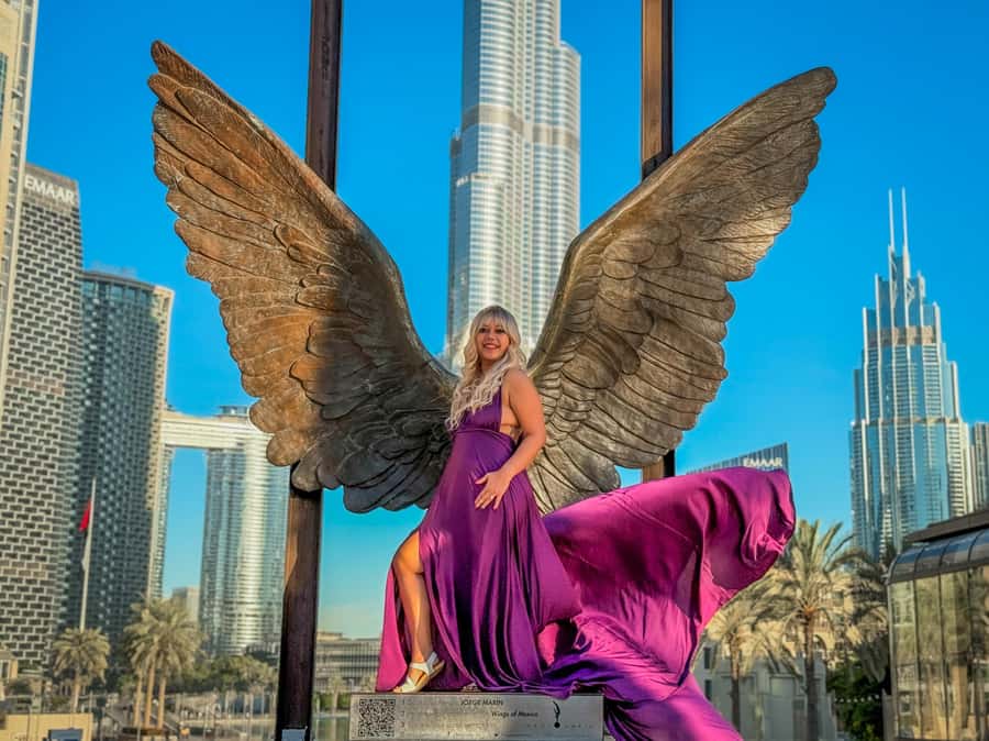 Dubai: Burj Khalifa Flying Dress Videography Shoot - Burj Khalifa and the Dubai Mall Park Bridge