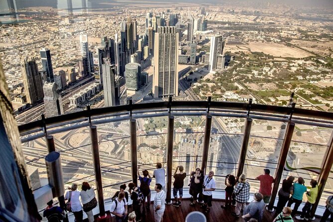 Dubai Burj Khalifa Level 124 and 125 Entrance Tickets - Understanding the elevator queues