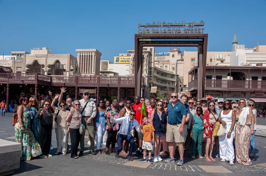 Dubai: Complete Day Tour with Optional Lunch - Lunch and the Burj Khalifa decision
