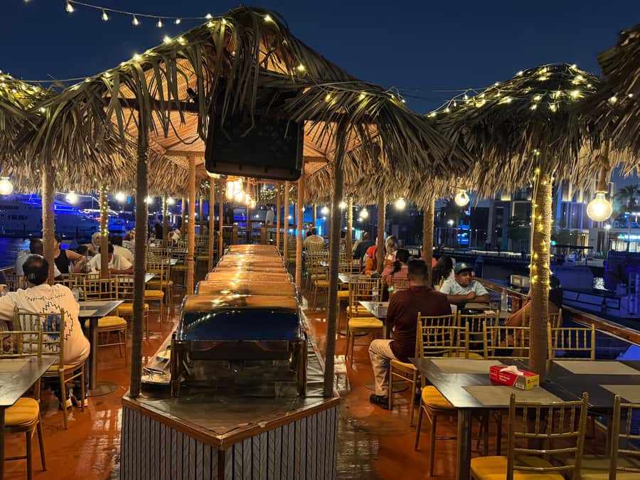 Dubai Dhow Cruise Creek,Marina Shows,Buffet & Drinks options - Upper deck or lower deck?