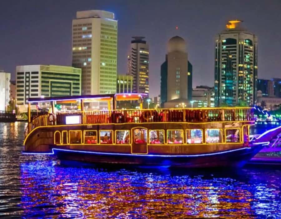 Dubai: Dhow Dinner Cruise on Creek or Marina with Live Shows - Key details before you book