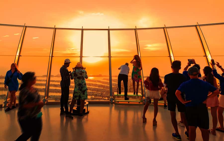 Dubai: Dinner at The View the Palm Observatory - The 360-degree viewing deck at 240 metres