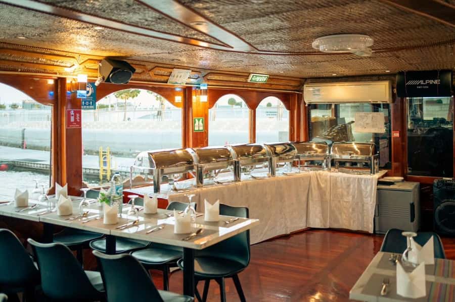 Dubai: Dinner Dhow Cruise with Live Entertainment Al Seef - Starting at Tour Dubai and Al Seef