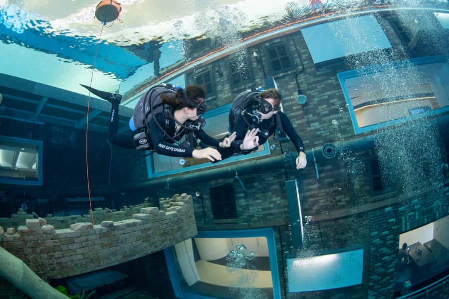 Dubai: Discover Scuba Dive for Beginners at Deep Dive - The main session: a sunken city at 12 meters