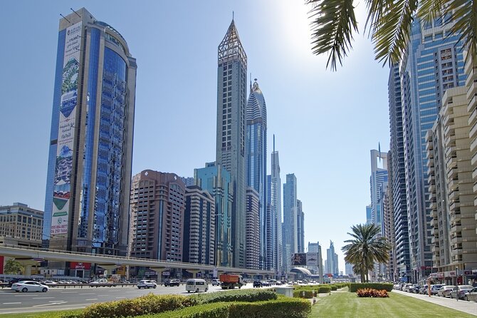Dubai Discovery Tour - Half Day - What the driver-guide adds to the ride