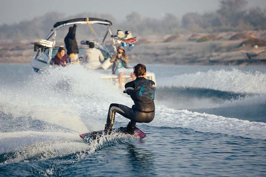 Dubai: Dubai Marina Wakesurfing or Wakeboarding Experience - Riding beneath Dubai Marina’s skyline