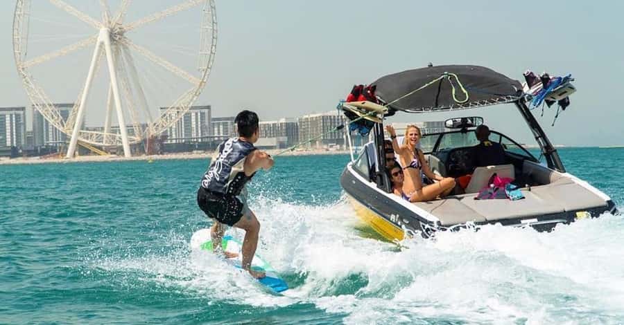 Dubai: Dubai Marina Wakesurfing or Wakeboarding Experience - What beginners can realistically expect