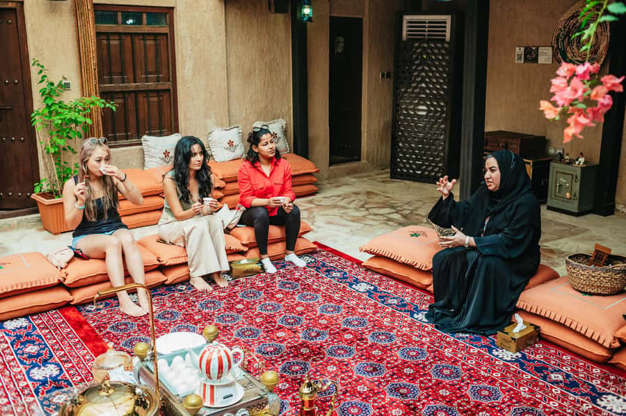 Dubai: Emirati Cultural Breakfast Experience - What happens during the 90-minute visit