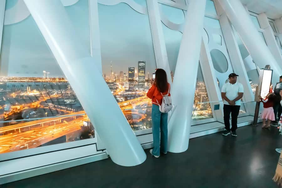 Dubai: Entry Ticket to the Dubai Frame with Deck Access - The Past zone explains how Dubai changed