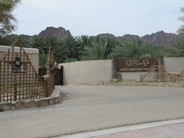 Dubai Evening Private 4x4 Desert Safari ,4 Live Shows, BBQ Dinner - Key points at a glance