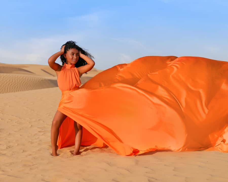 Dubai: Flying Dress Photoshoot Experience - From Dubai streets to open desert