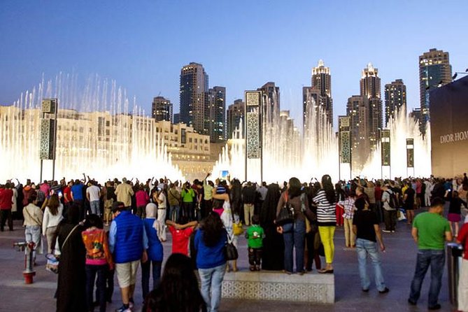 Dubai: Fountain Show and Burj Lake Ride by Traditional Boat - What you see before the fountains begin