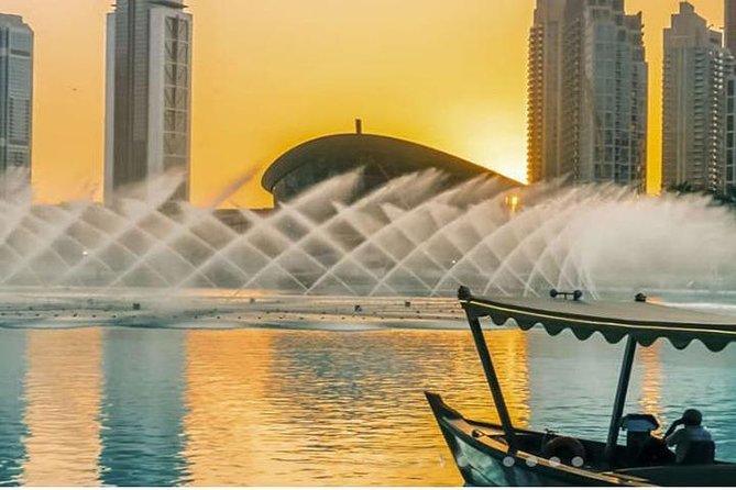 Dubai: Fountain Show and Burj Lake Ride by Traditional Boat - What can affect the experience