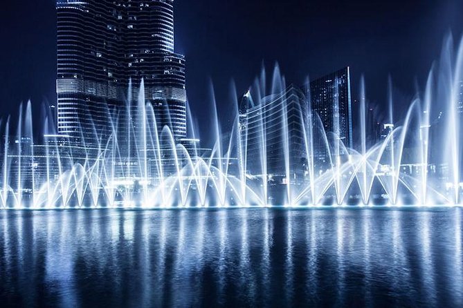 Dubai: Fountain Show and Burj Lake Ride by Traditional Boat - Who will enjoy this most?