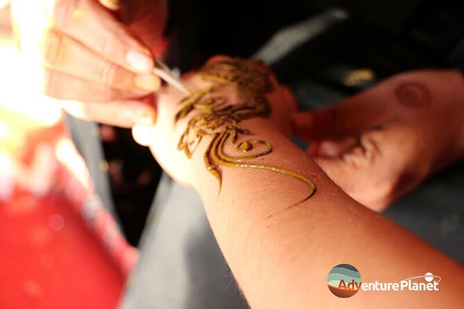 Dubai Full-Day Desert Safari Experience with Live BBQ Dinner - What happens at the dune stop