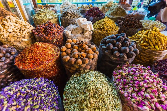 Dubai Full-Day Spanish Language Tour - City of Contrasts - Old Souk and the abra across Dubai Creek