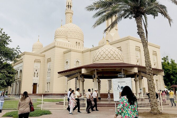 Dubai Full Day Tour with Entry Ticket to Burj Khalifa at the Top - Spice and Gold Souks, with a commercial warning