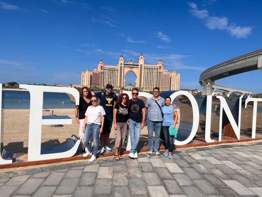 Dubai: Future Museum, Burj Al Arab, and Dubai Frame Tour - Dubai Frame: a 15-minute look at old and new