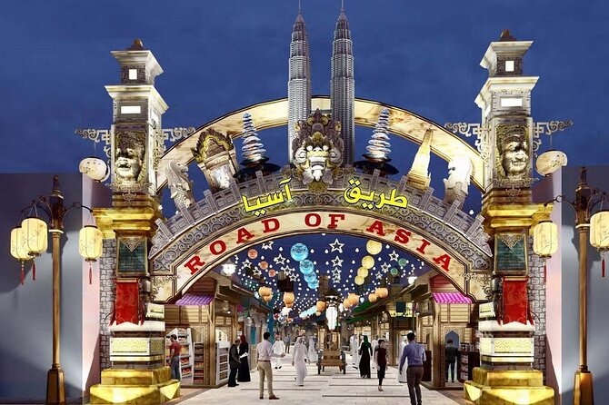 Dubai Global Village - Families have rides and games to fill the gaps