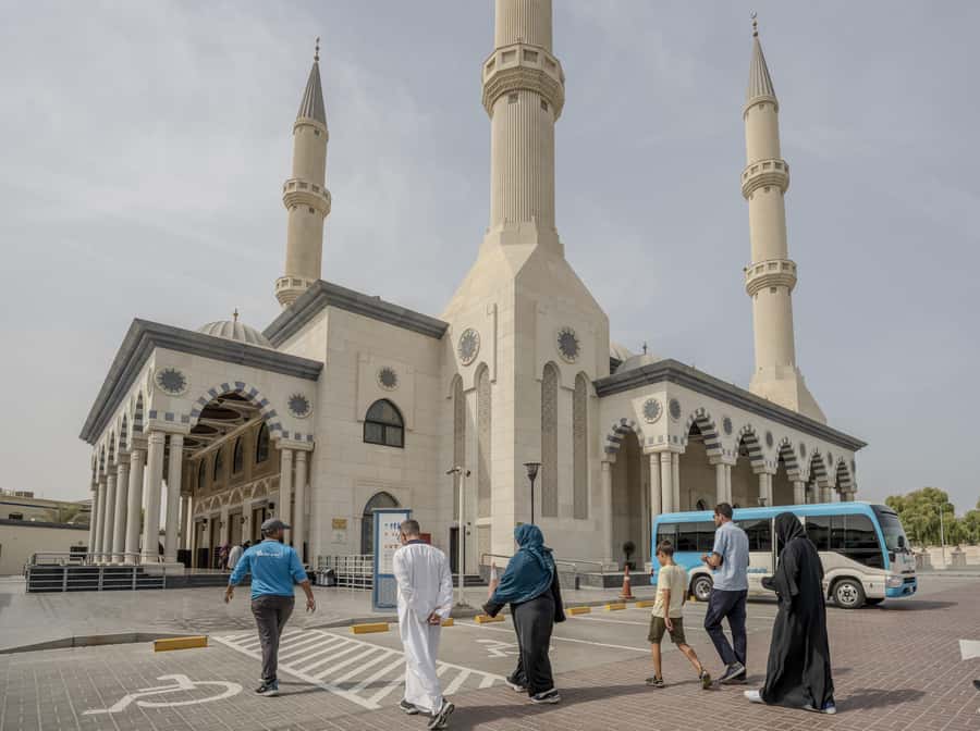 Dubai: Half-Day City Tour with Blue Mosque, Creek, and Souks - Coffee, dates, and Emirati tradition at Al Khayma