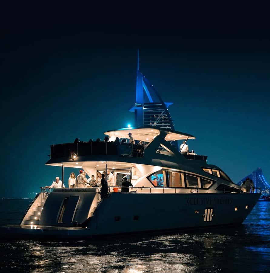Dubai Harbor: Luxury Yacht Tour with BBQ Options - Sunset and evening departures