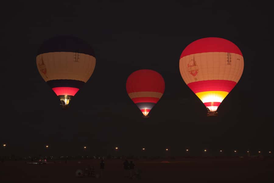 Dubai: Hot Air Balloon Ride & Falcon Show Over the Desert - Who will enjoy this desert morning most