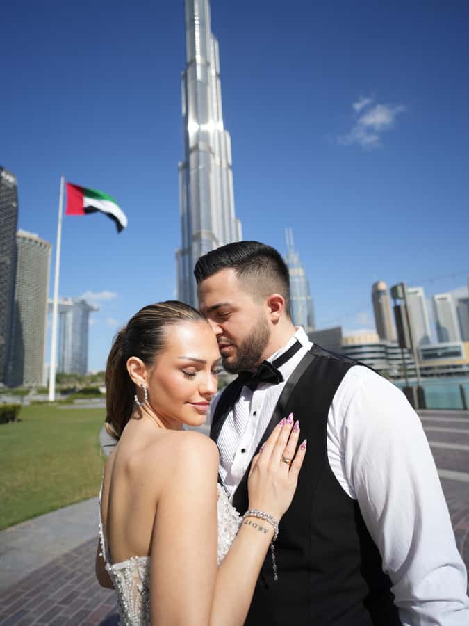 Dubai: Iconic Burj Khalifa Pre-Wedding Photoshoot - The Dubai Mall Park Bridge viewpoint