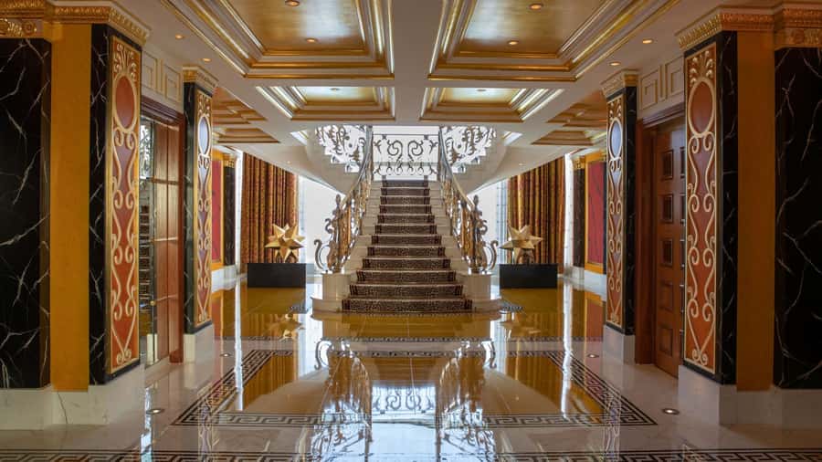 Dubai: Inside Burj Al Arab Guided Tour with Optional Extras - Why the Burj Al Arab is worth seeing from inside