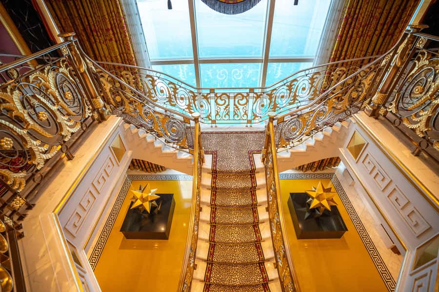 Dubai: Inside Burj Al Arab Guided Tour with Optional Extras - The atrium is the first big spectacle