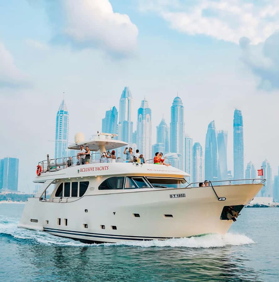 Dubai: Instagrammable Yacht Tour with Drinks & Ain/JBR Views - A quick cruise with Dubai’s best marina views