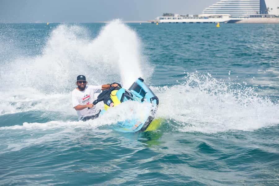 Dubai: Jet Ski to Atlantis with Videos, Photos and Ice Cream - The beach pause and the ride back