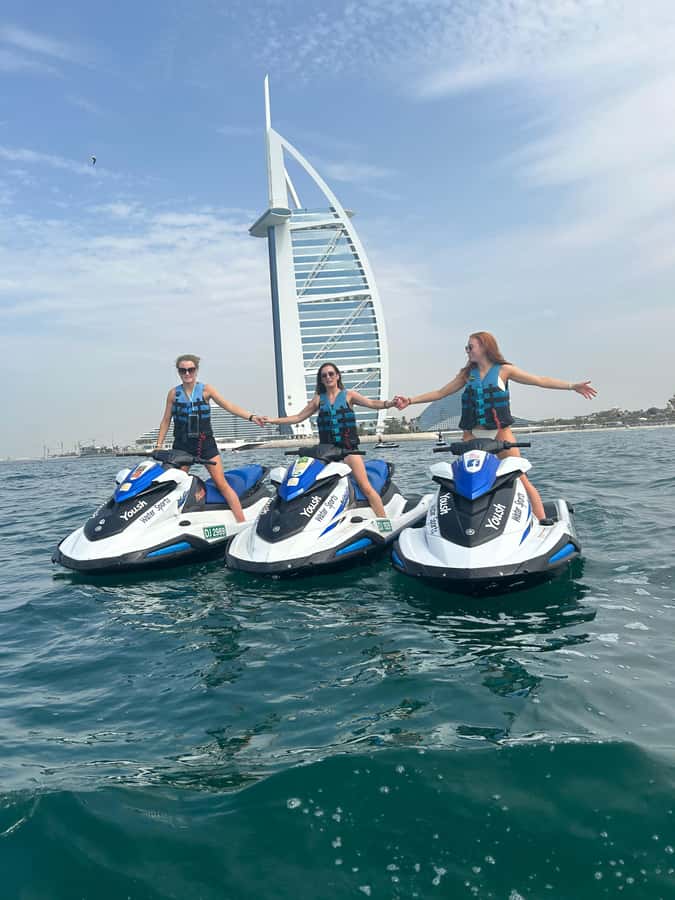 Dubai: Jet Ski Tour of Burj Al Arab with Photos - Who can ride and what to bring