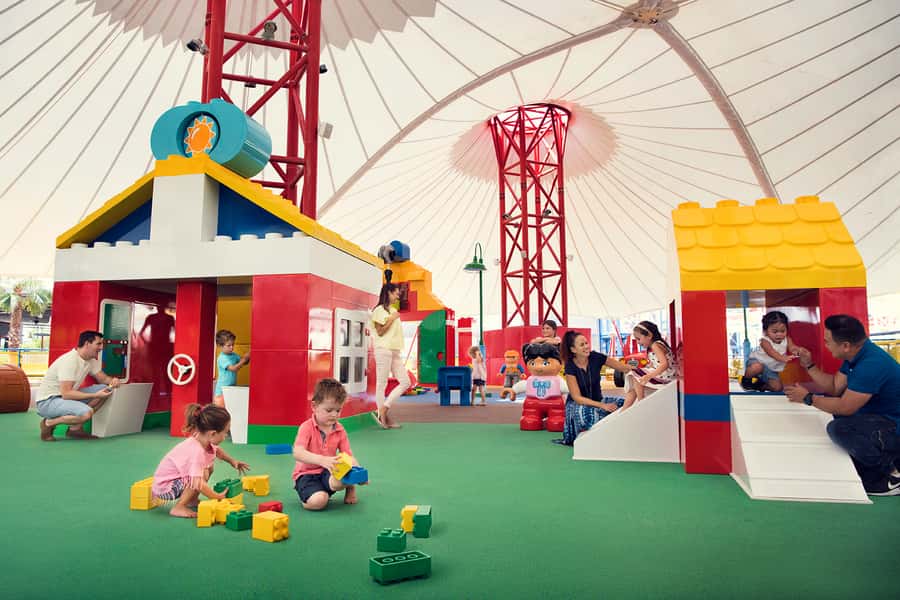 Dubai: LEGOLAND® Theme Park Entry Ticket - Indoor and outdoor attractions in Dubai heat