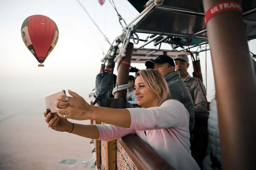 Dubai: Luxury Balloon Flight with Michelin-Curated Breakfast - From balloon basket to desert oasis
