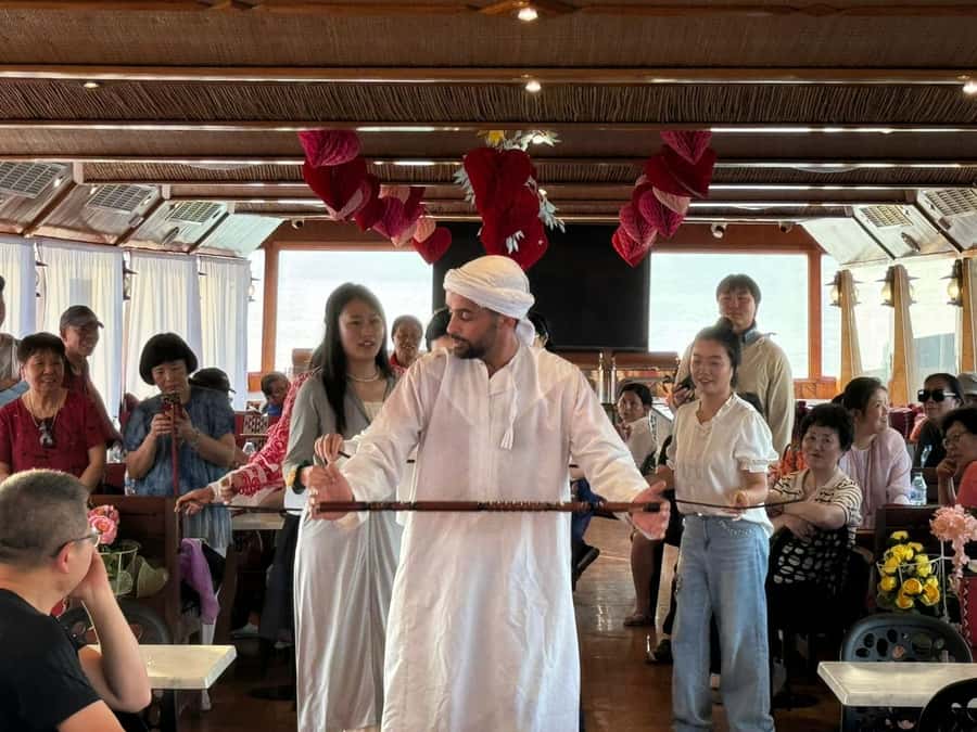 Dubai: Luxury Dinner Cruise with Live Music - Is $44 a fair price?