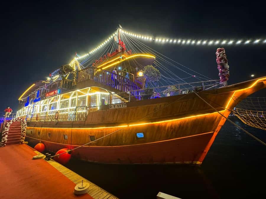 Dubai: Luxury Dinner Cruise with Live Music - How to avoid the main booking problem