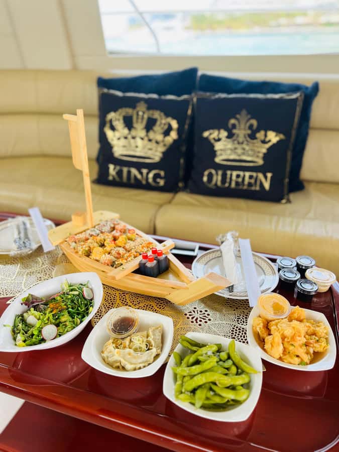 Dubai: Luxury Private 50 FT Yacht Cruise + Optional Sushi - Choosing your two-hour route