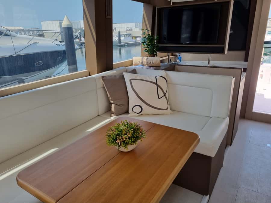 Dubai: Luxury Sightseeing Cruise with Food and Drinks - Ain Dubai and the changing evening light