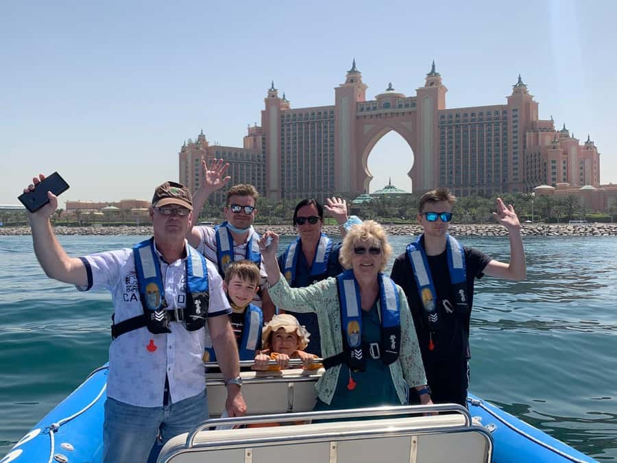Dubai Marina : 1.5-Hour Atlantis Sightseeing Speedboat Tour - Burj Al Arab and the return along the coast