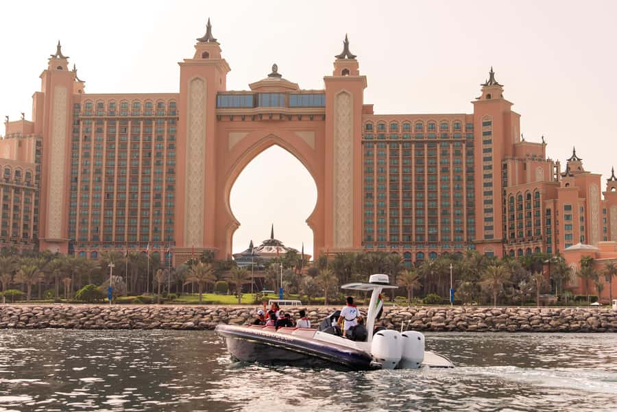 Dubai Marina: 1-Hour Luxury Sightseeing Speedboat Tour - Who will enjoy this ride most