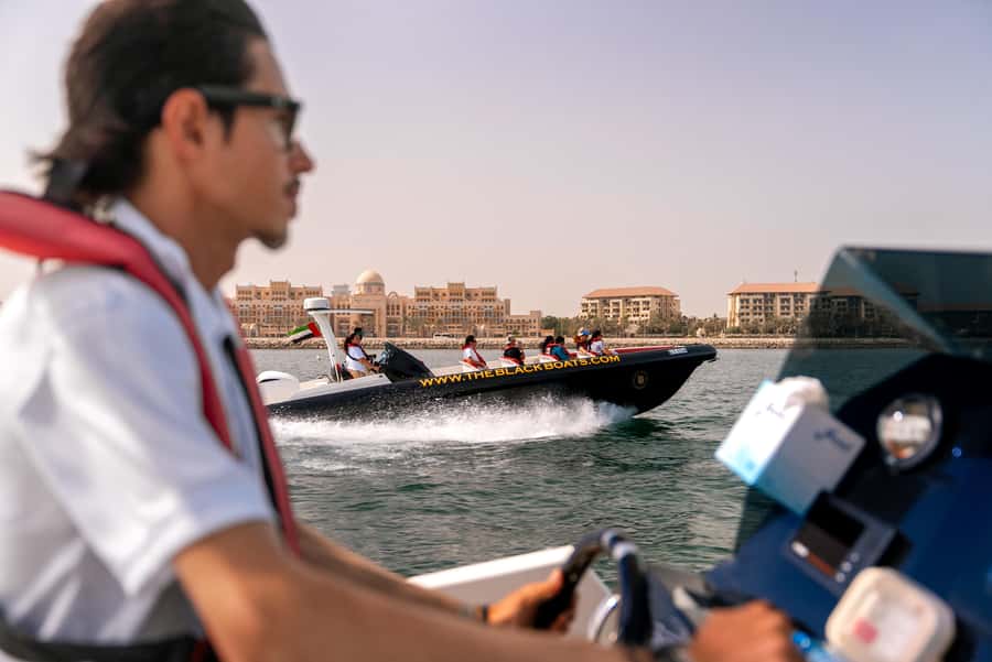 Dubai Marina: 1-Hour Luxury Sightseeing Speedboat Tour - Skydive Dubai and the open-water run
