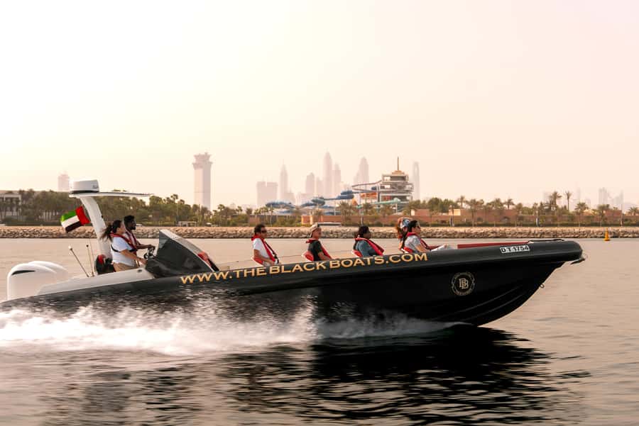 Dubai Marina: 1-Hour Luxury Sightseeing Speedboat Tour - What the $20 price gets you